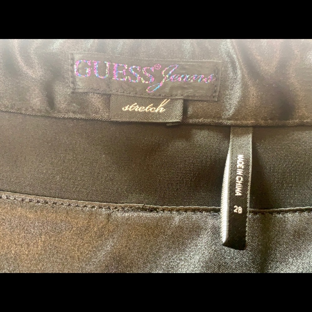 Guess - Picture 5 of 5